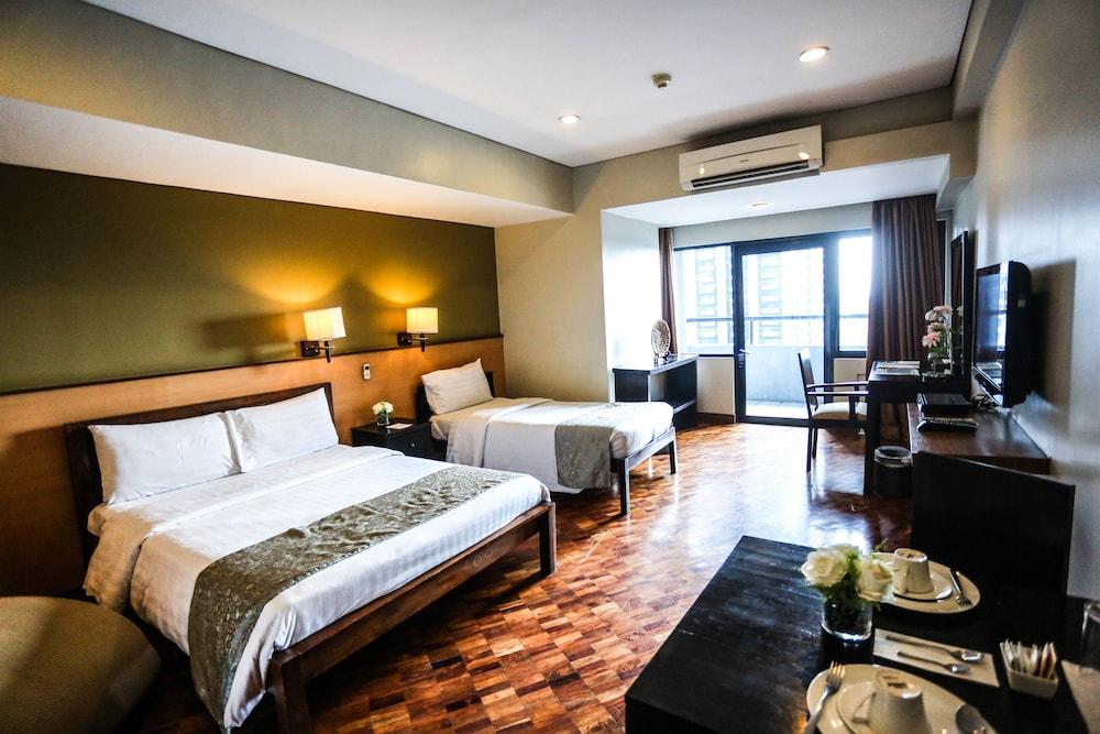 The Malayan Plaza Hotel Pasig City Bagian luar foto