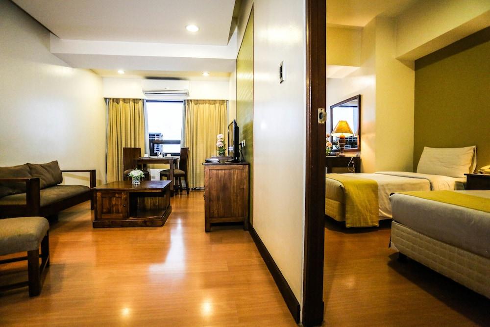 The Malayan Plaza Hotel Pasig City Bagian luar foto