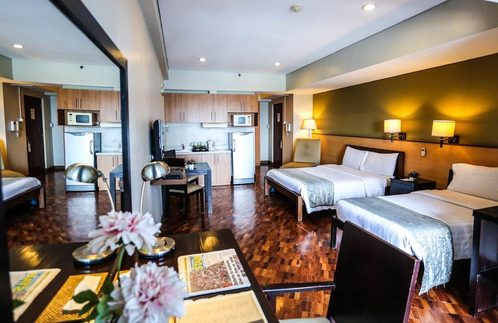 The Malayan Plaza Hotel Pasig City Bagian luar foto