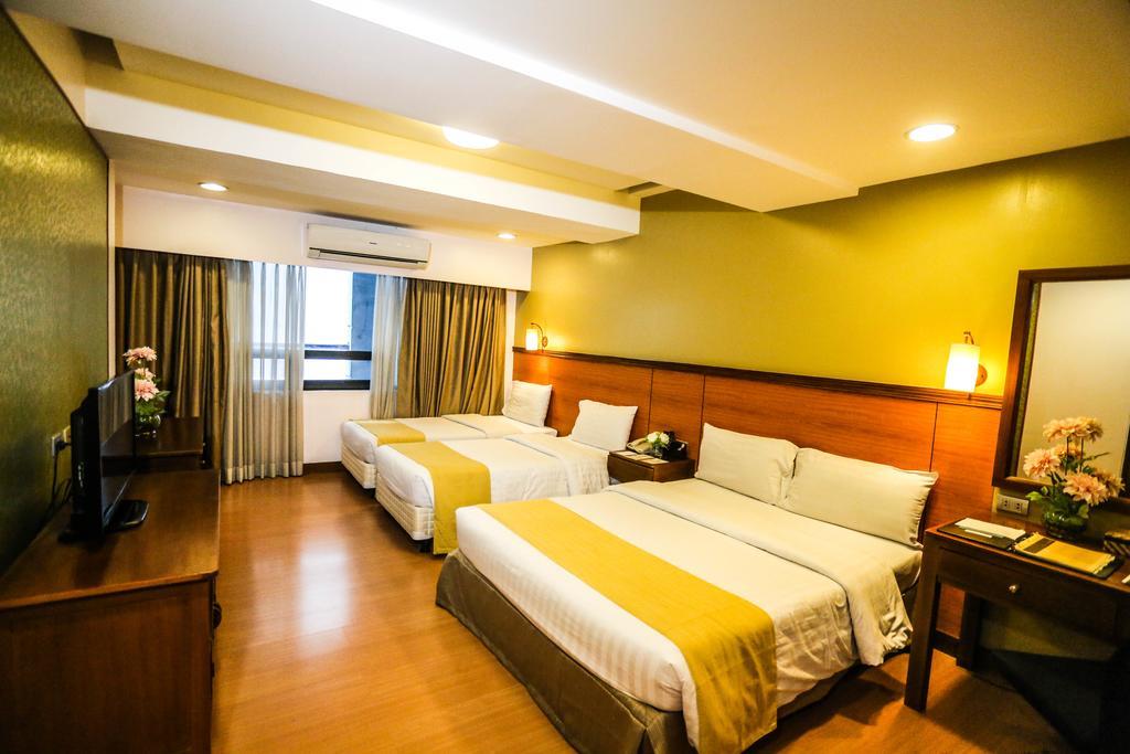 The Malayan Plaza Hotel Pasig City Bagian luar foto