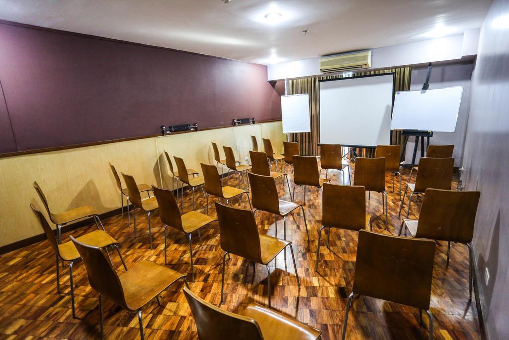 The Malayan Plaza Hotel Pasig City Bagian luar foto