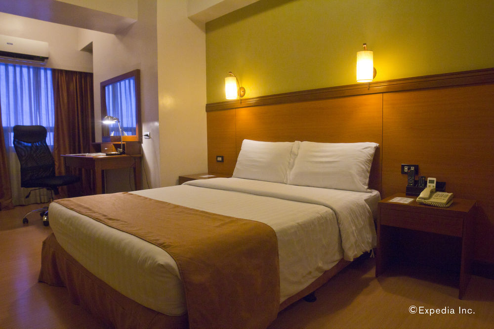 The Malayan Plaza Hotel Pasig City Bagian luar foto