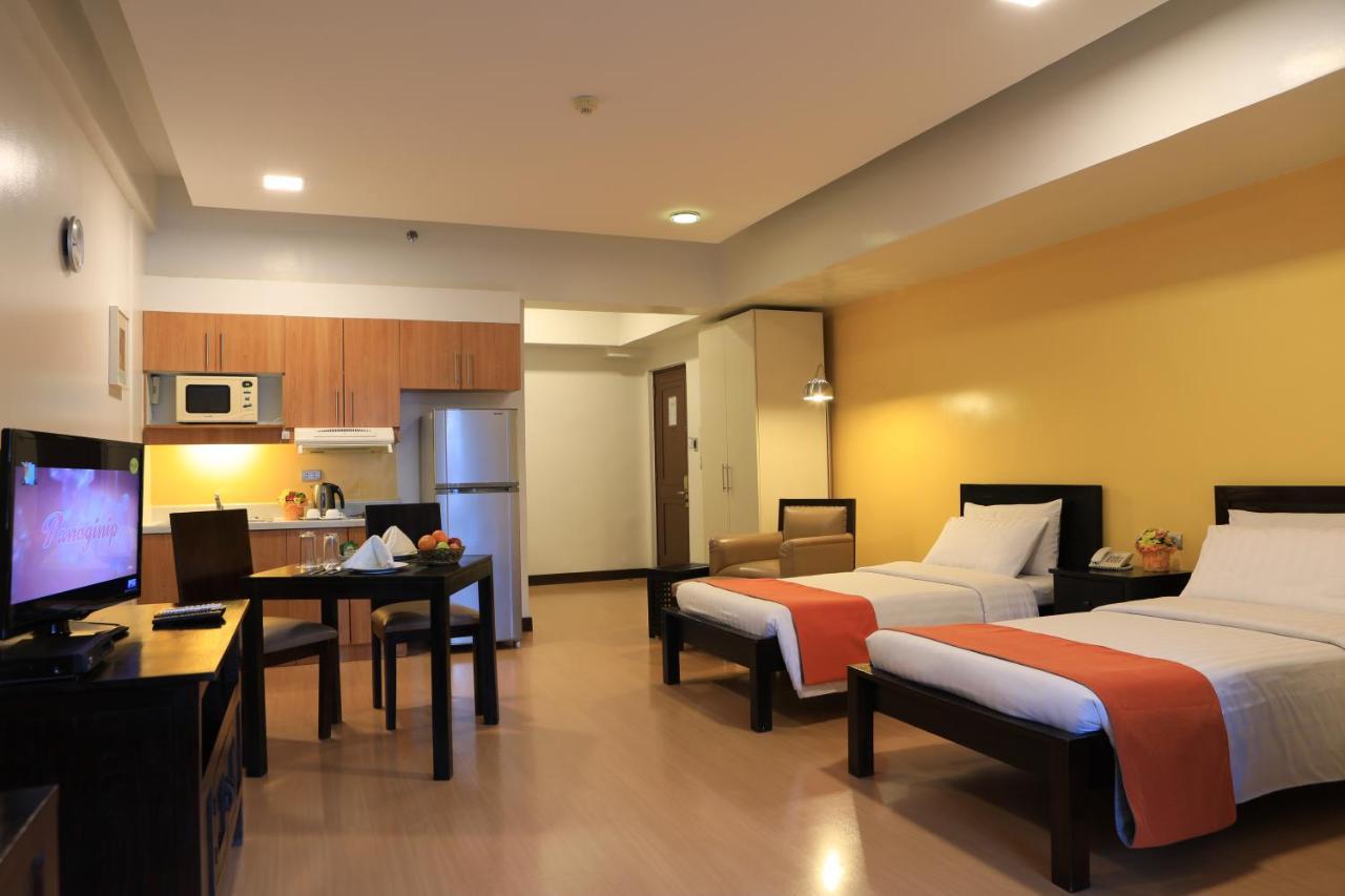 The Malayan Plaza Hotel Pasig City Bagian luar foto