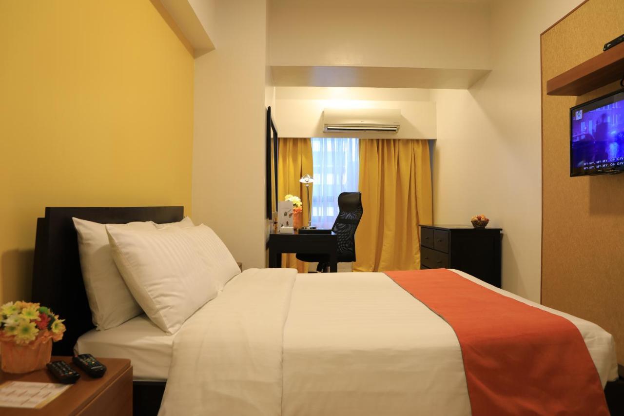 The Malayan Plaza Hotel Pasig City Bagian luar foto