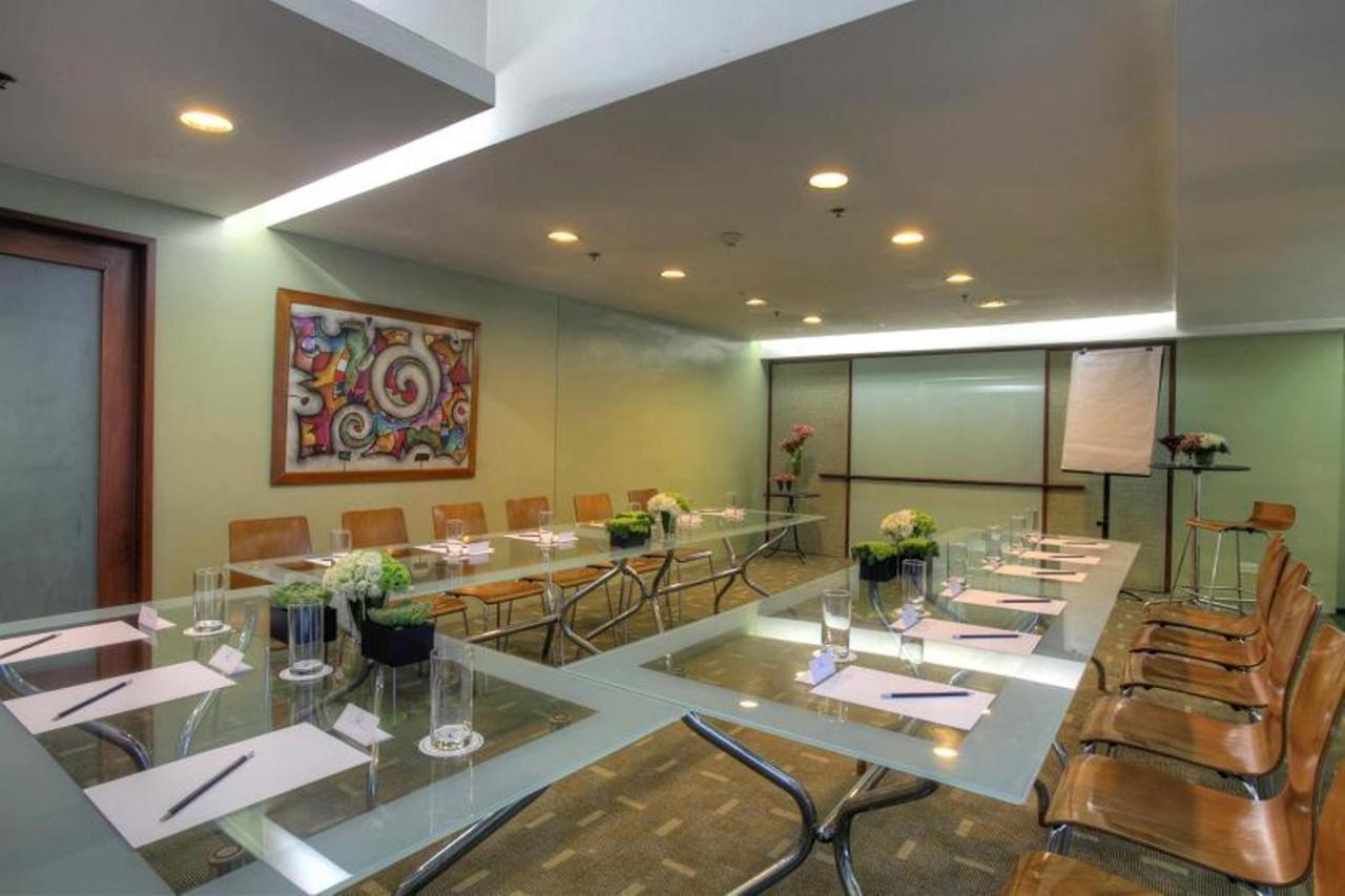 The Malayan Plaza Hotel Pasig City Bagian luar foto